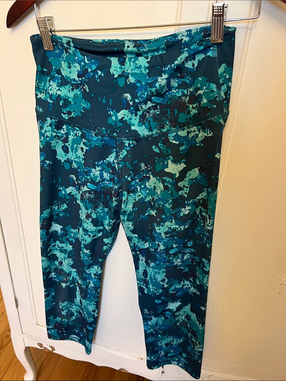 2/$7 Old Navy high rise Active Capris